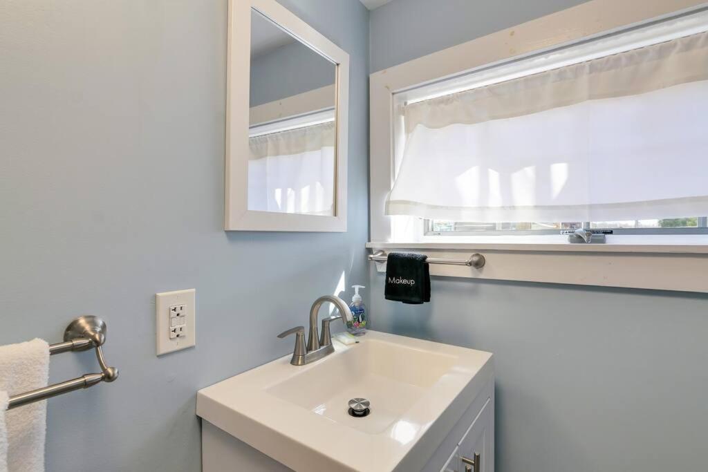 2Br Apt W/ 3 Min Walk To Downtown Swh - Low Tide Southwest Harbor Exterior photo