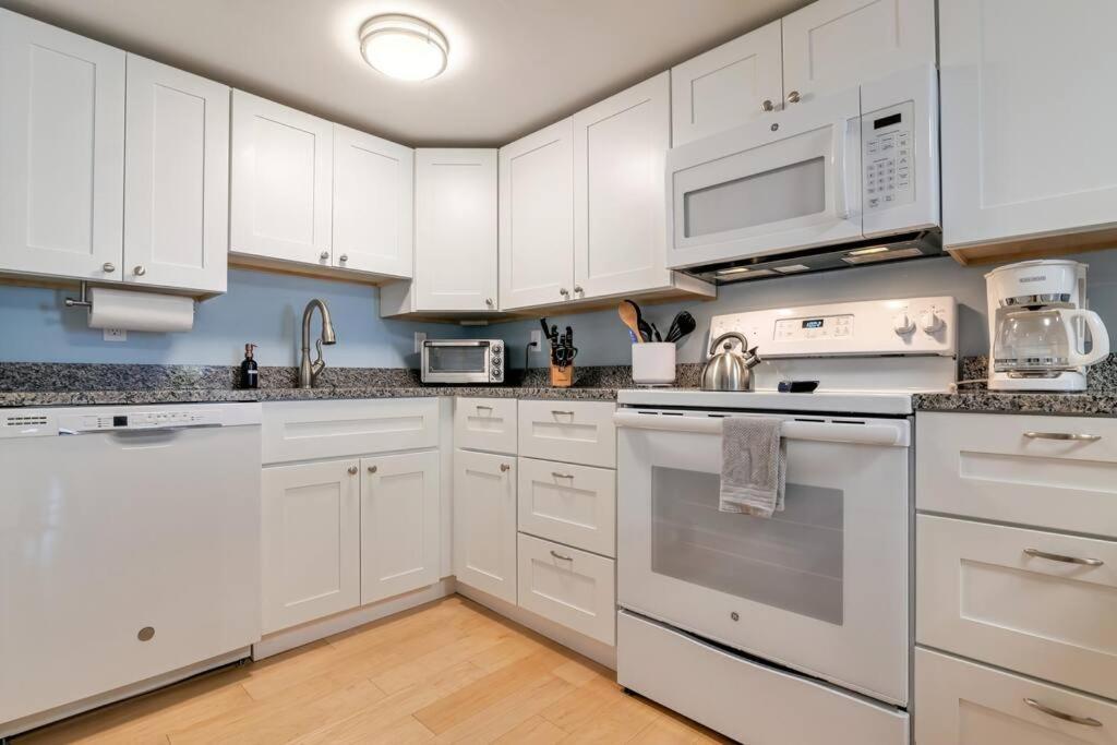 2Br Apt W/ 3 Min Walk To Downtown Swh - Low Tide Southwest Harbor Exterior photo